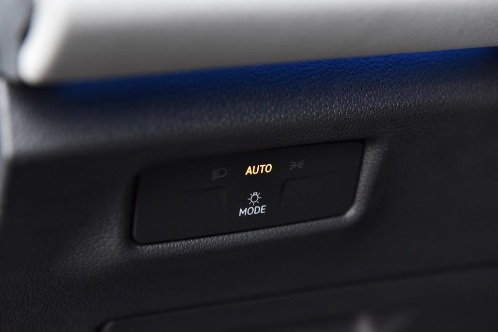 Volkswagen Tiguan Vehicle Full-screen Gallery Image 11
