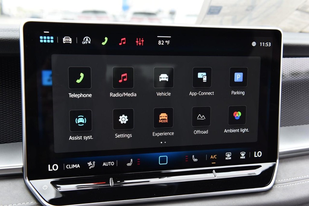 Volkswagen Tiguan Vehicle Full-screen Gallery Image 15