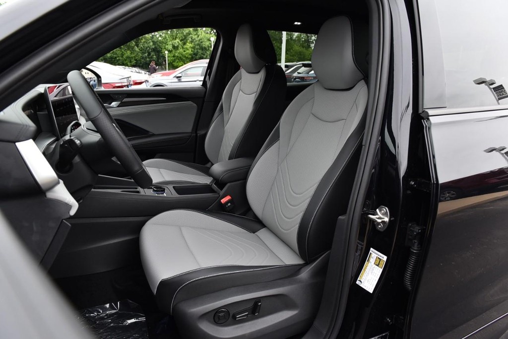 Volkswagen Tiguan Vehicle Full-screen Gallery Image 19