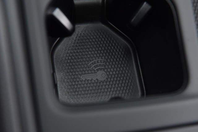 Volkswagen Tiguan Vehicle Image 16