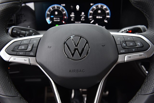 Volkswagen Tiguan Vehicle Image 18