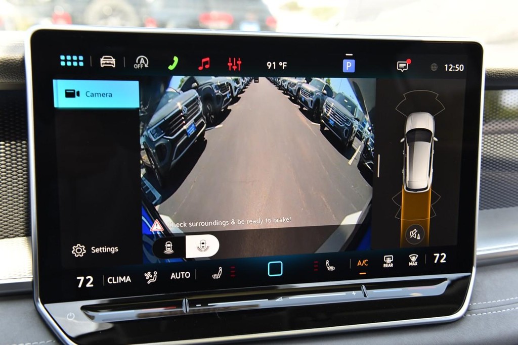 Volkswagen Tiguan Vehicle Full-screen Gallery Image 14