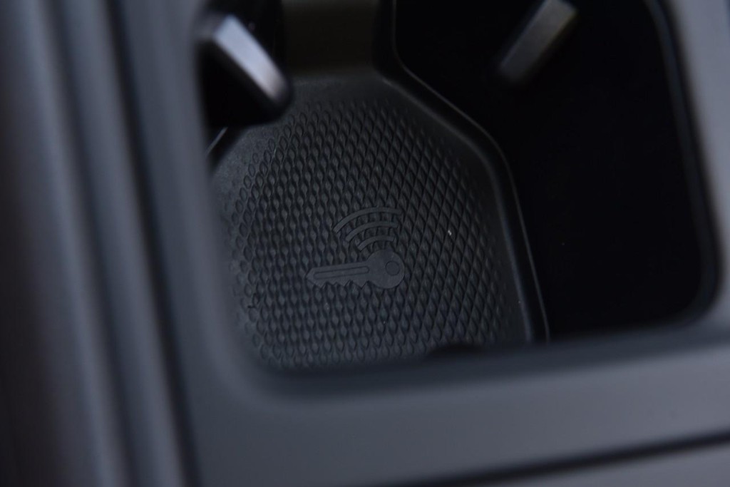 Volkswagen Tiguan Vehicle Full-screen Gallery Image 16