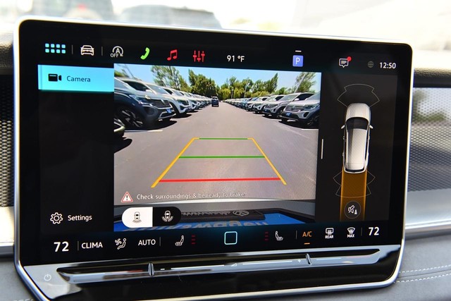Volkswagen Tiguan Vehicle Image 13