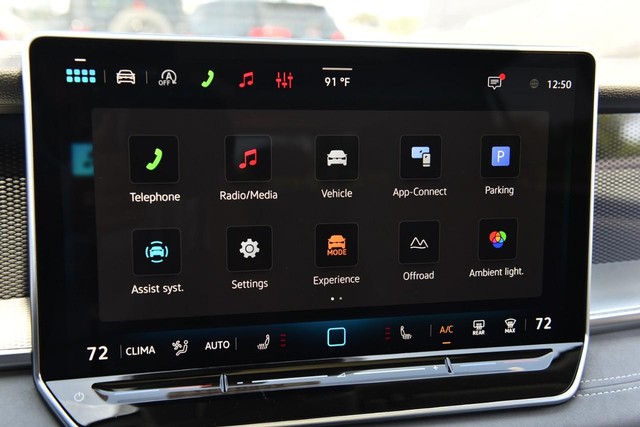 Volkswagen Tiguan Vehicle Image 15