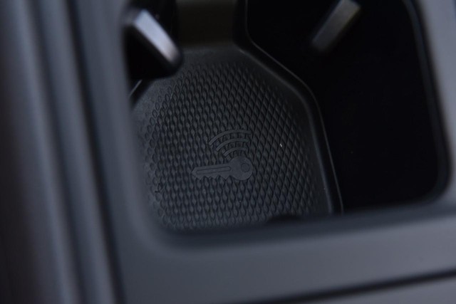 Volkswagen Tiguan Vehicle Image 16