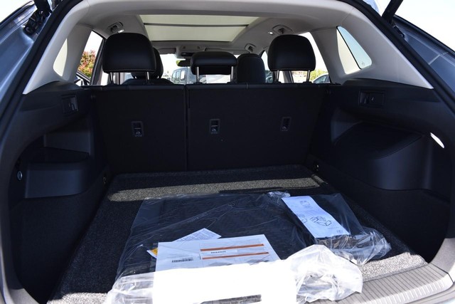 Volkswagen Tiguan Vehicle Image 25
