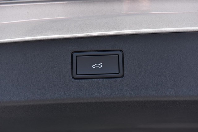 Volkswagen Tiguan Vehicle Image 26
