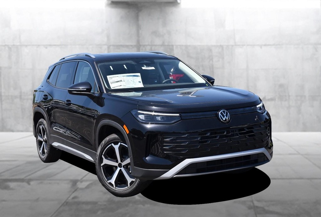 Volkswagen Tiguan Vehicle Full-screen Gallery Image 2