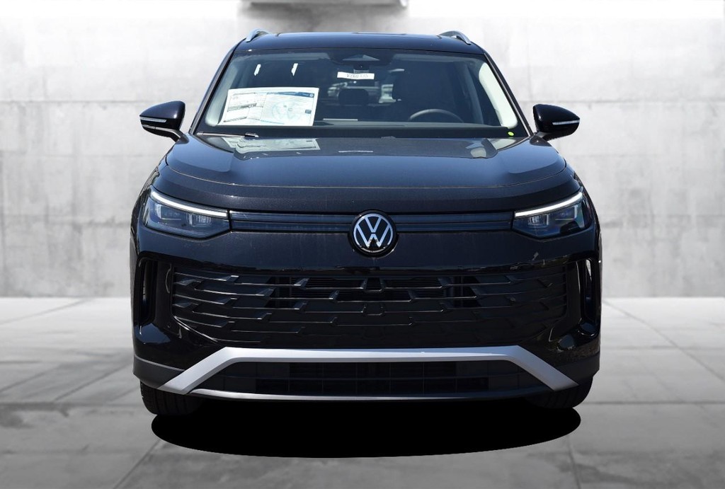 Volkswagen Tiguan Vehicle Full-screen Gallery Image 4