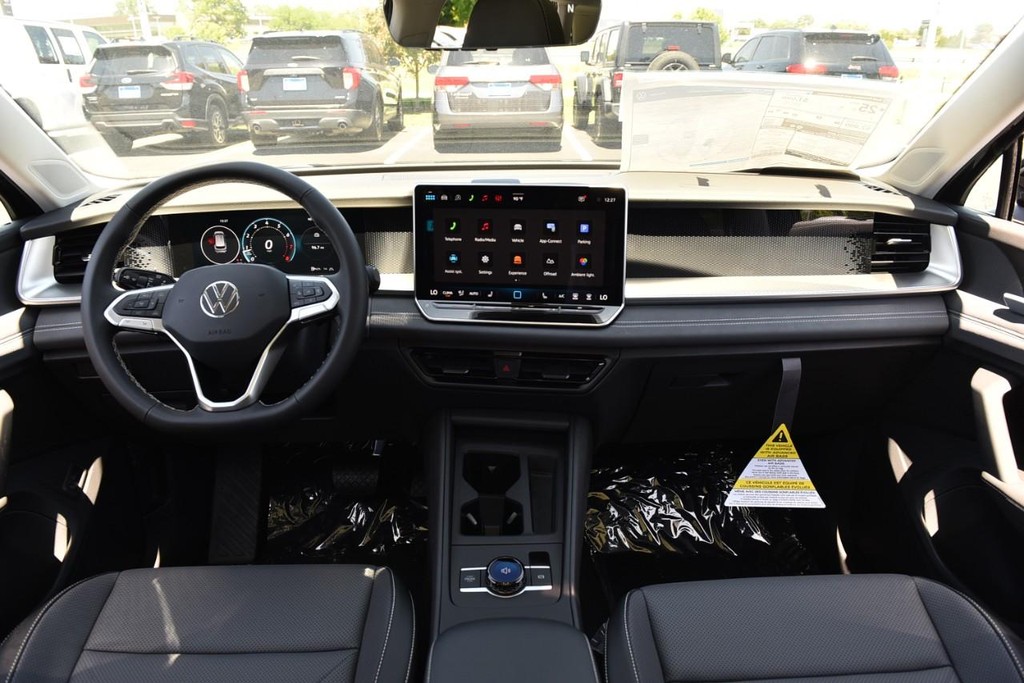 Volkswagen Tiguan Vehicle Full-screen Gallery Image 7
