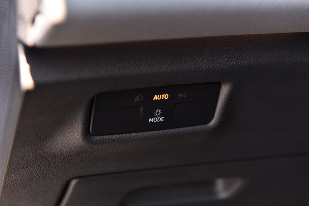 Volkswagen Tiguan Vehicle Full-screen Gallery Image 11