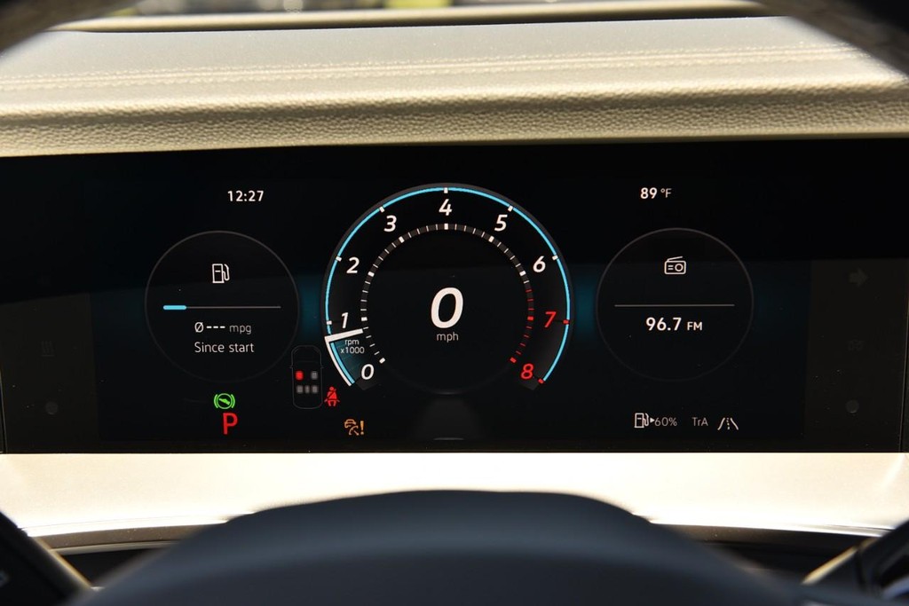 Volkswagen Tiguan Vehicle Full-screen Gallery Image 12