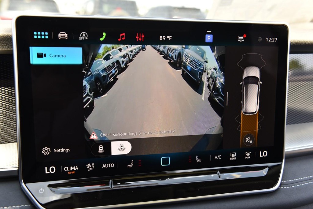 Volkswagen Tiguan Vehicle Full-screen Gallery Image 14