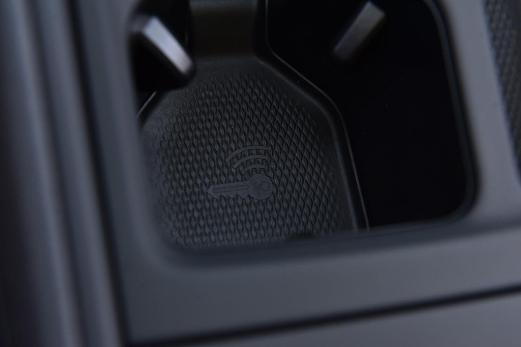 Volkswagen Tiguan Vehicle Full-screen Gallery Image 16