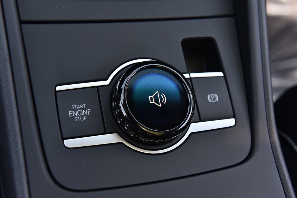 Volkswagen Tiguan Vehicle Full-screen Gallery Image 17