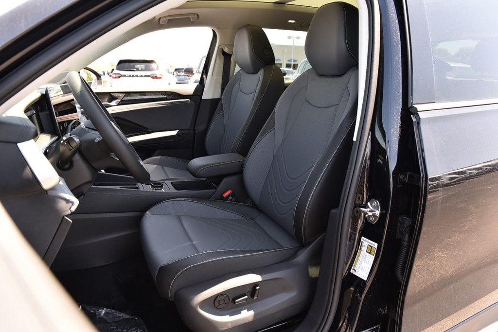 Volkswagen Tiguan Vehicle Full-screen Gallery Image 19
