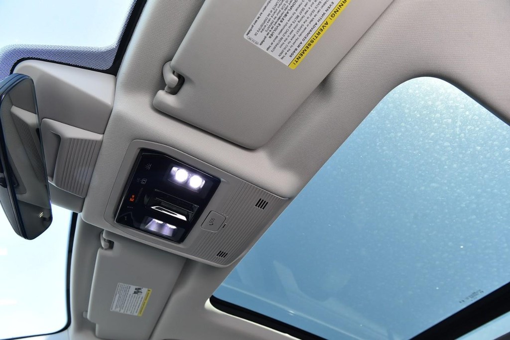 Volkswagen Tiguan Vehicle Full-screen Gallery Image 21