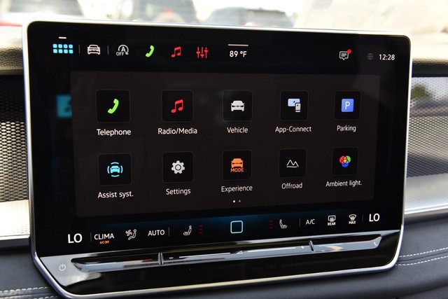 Volkswagen Tiguan Vehicle Image 15