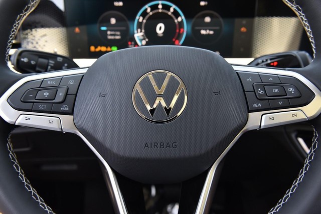 Volkswagen Tiguan Vehicle Image 18