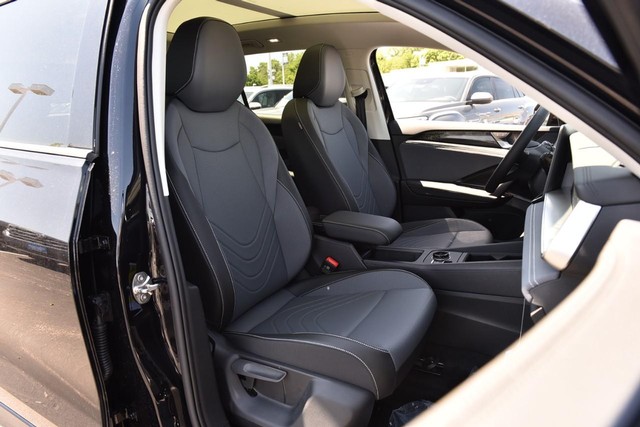 Volkswagen Tiguan Vehicle Image 20