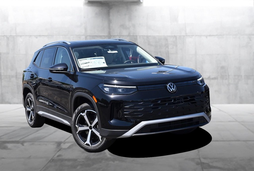 Volkswagen Tiguan Vehicle Full-screen Gallery Image 2