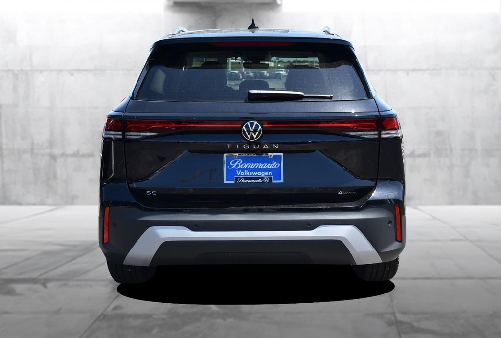 Volkswagen Tiguan Vehicle Full-screen Gallery Image 6