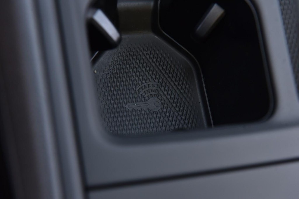 Volkswagen Tiguan Vehicle Full-screen Gallery Image 16