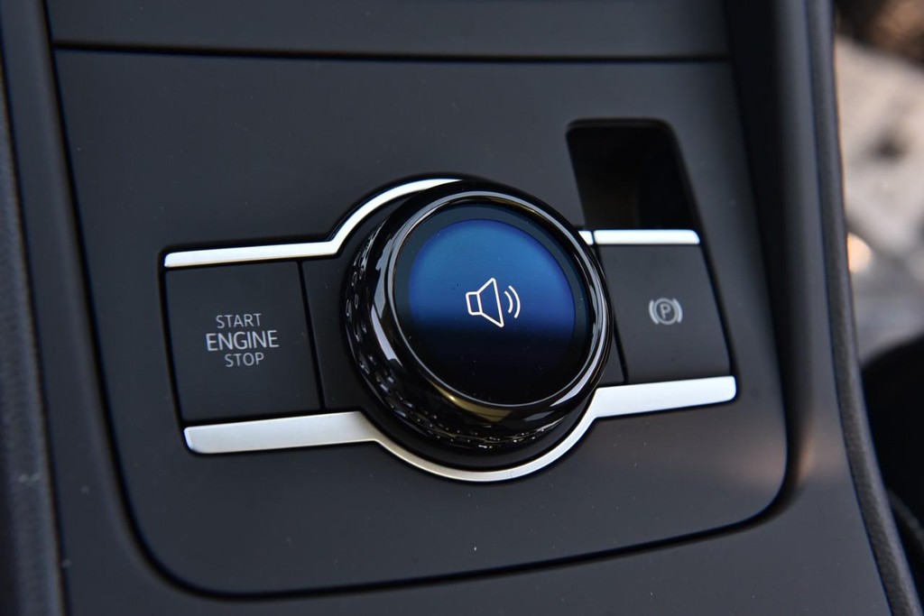 Volkswagen Tiguan Vehicle Full-screen Gallery Image 17