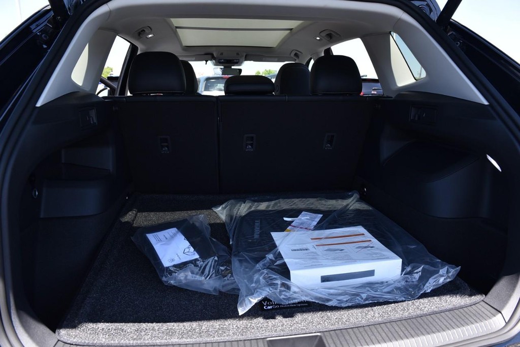 Volkswagen Tiguan Vehicle Full-screen Gallery Image 25