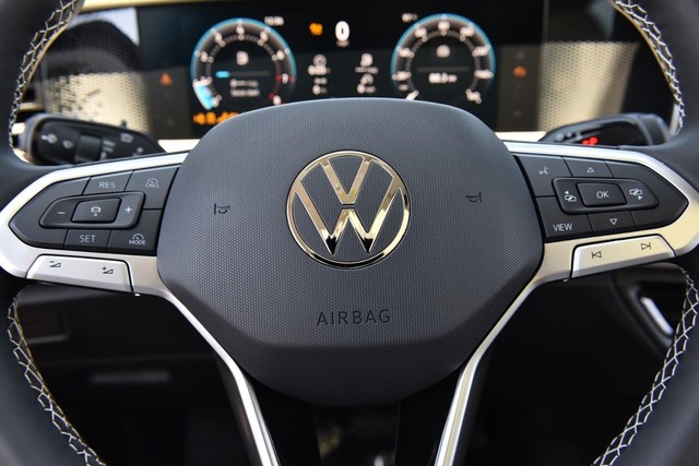 Volkswagen Tiguan Vehicle Image 18