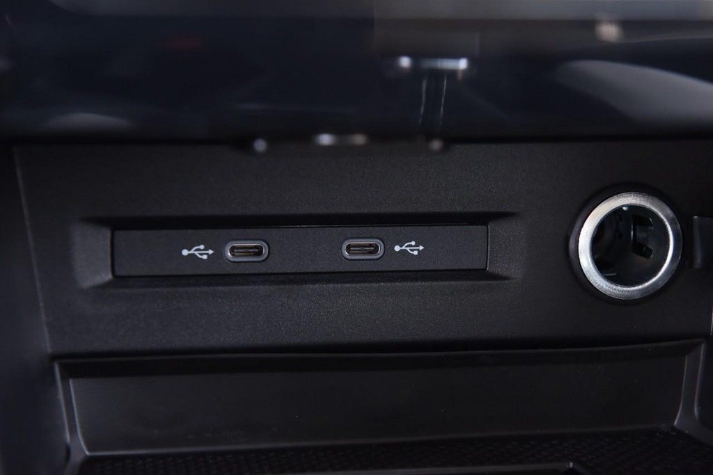 Volkswagen Taos Vehicle Full-screen Gallery Image 15