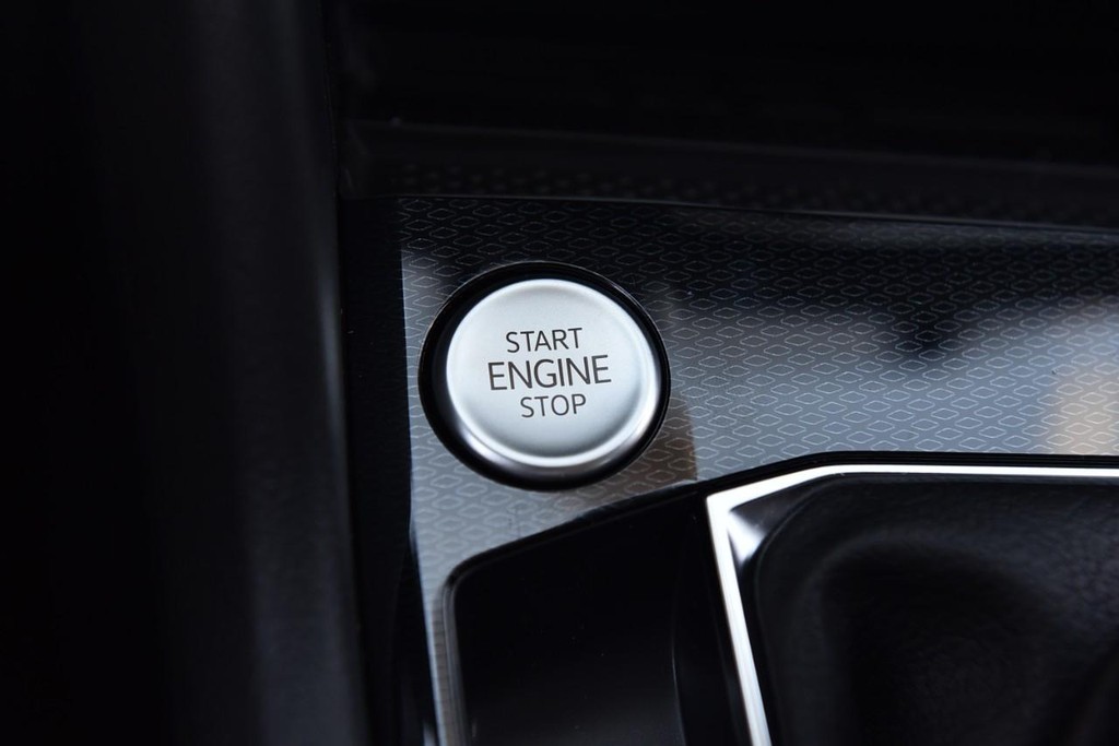 Volkswagen Taos Vehicle Full-screen Gallery Image 16