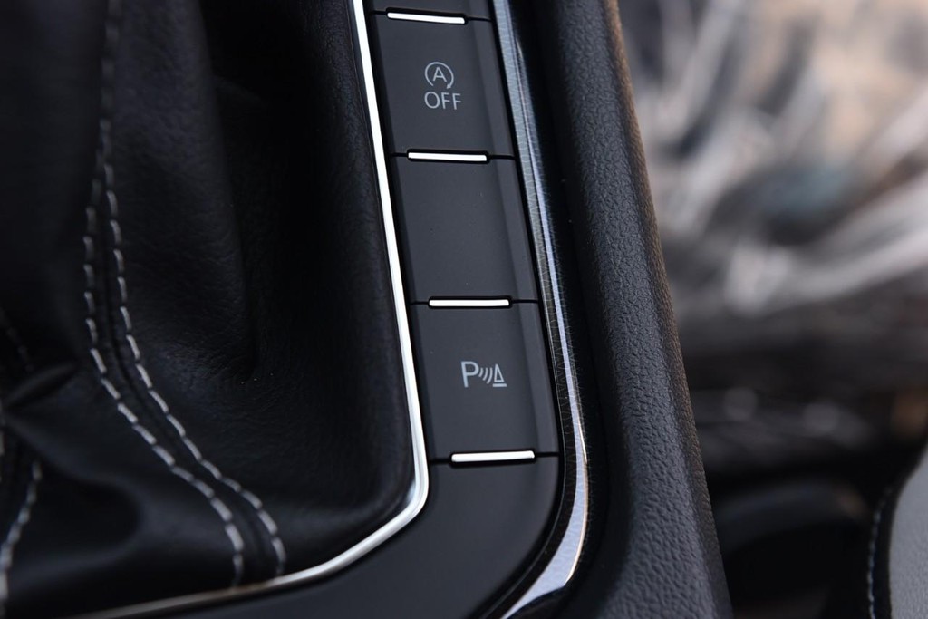 Volkswagen Taos Vehicle Full-screen Gallery Image 17