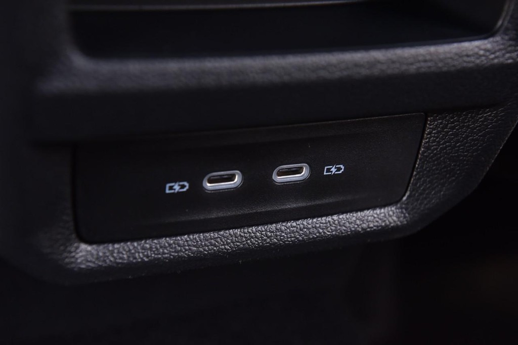 Volkswagen Taos Vehicle Full-screen Gallery Image 23
