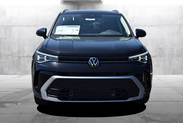 Volkswagen Taos Vehicle Image 04