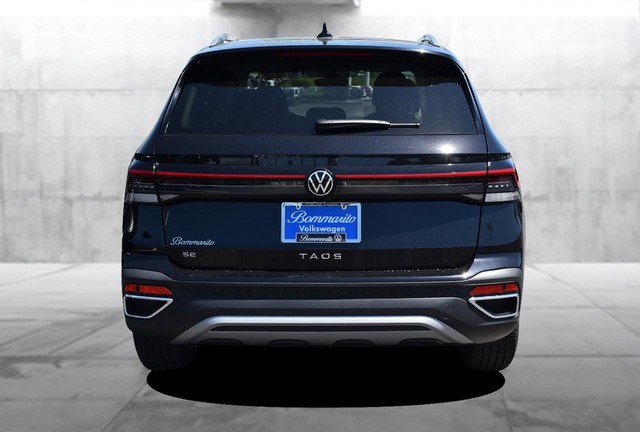 Volkswagen Taos Vehicle Image 06