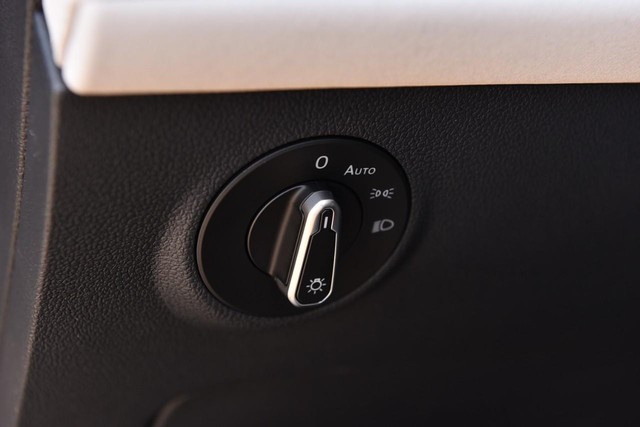 Volkswagen Taos Vehicle Image 10