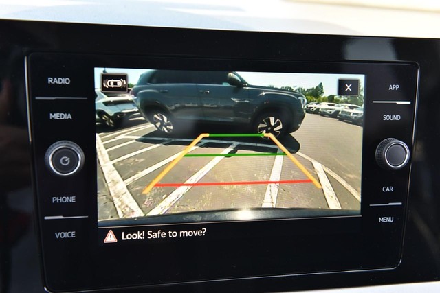 Volkswagen Taos Vehicle Image 12