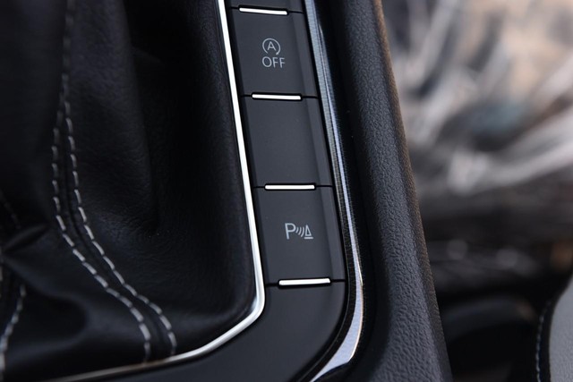Volkswagen Taos Vehicle Image 17