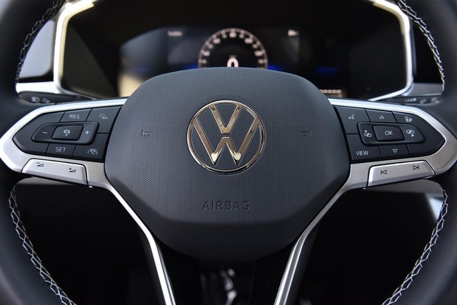 Volkswagen Taos Vehicle Image 18