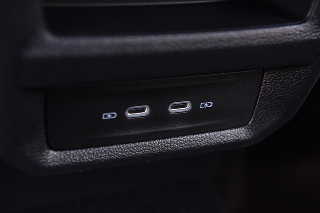 Volkswagen Taos Vehicle Image 23