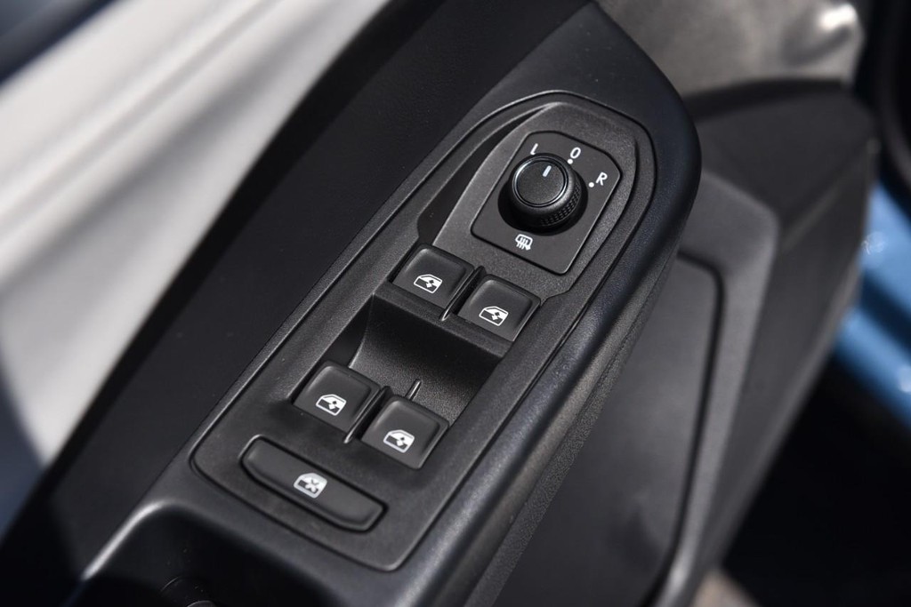 Volkswagen Taos Vehicle Full-screen Gallery Image 8