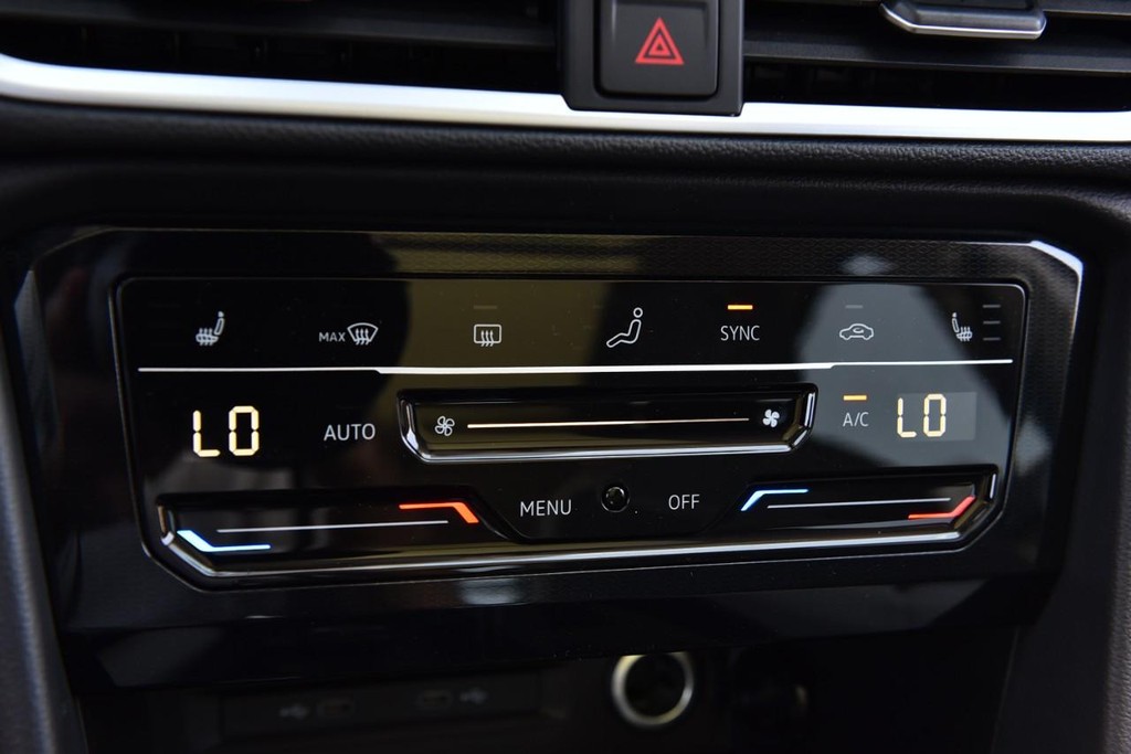 Volkswagen Taos Vehicle Full-screen Gallery Image 14