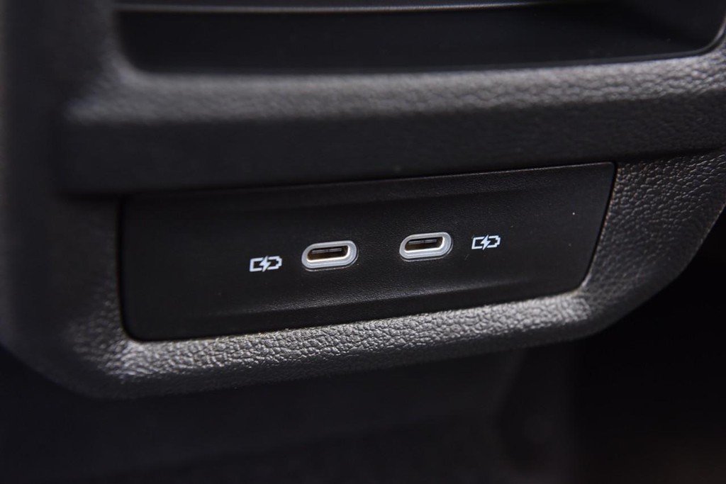 Volkswagen Taos Vehicle Full-screen Gallery Image 24
