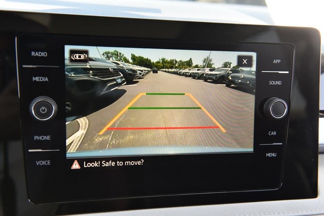 Volkswagen Taos Vehicle Image 12