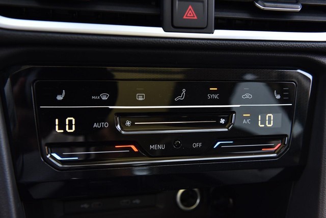 Volkswagen Taos Vehicle Image 14
