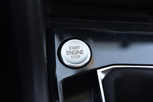 Volkswagen Taos Vehicle Image 16