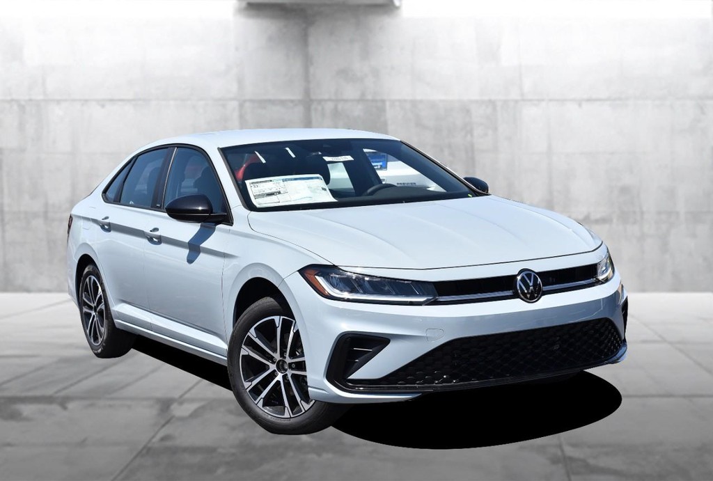 Volkswagen Jetta Vehicle Full-screen Gallery Image 2