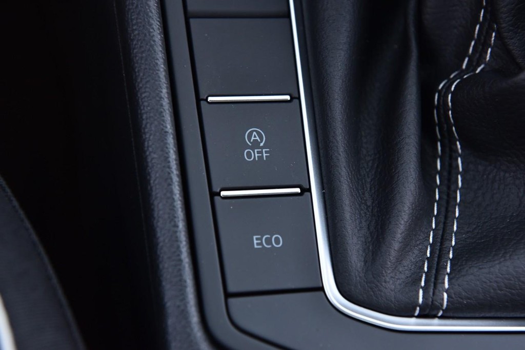 Volkswagen Jetta Vehicle Full-screen Gallery Image 17